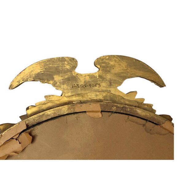 Mirror Vintage Round Gilt Wood Frame with Federal Eagle on Top and Carved Wreath - Picture 6 of 6